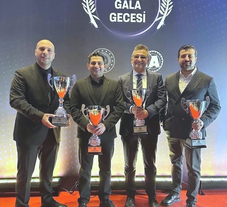 TOSFED Gala Gecesi kupa töreni
